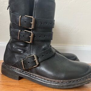 Burberry Clarendon Explorer Black Leather Buckle Boots EU 40